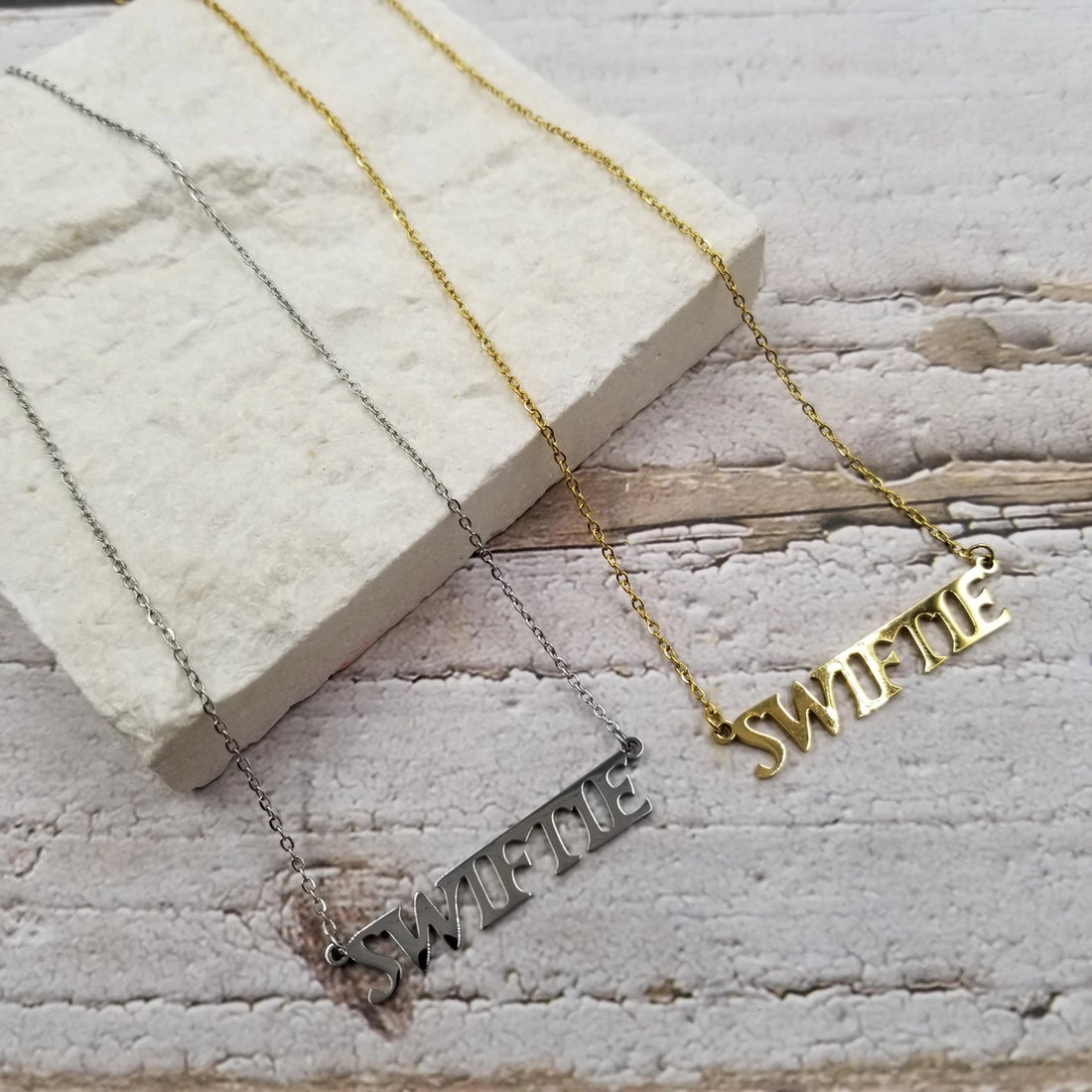 Love Swiftie Pendant Necklace with Card Set of 2